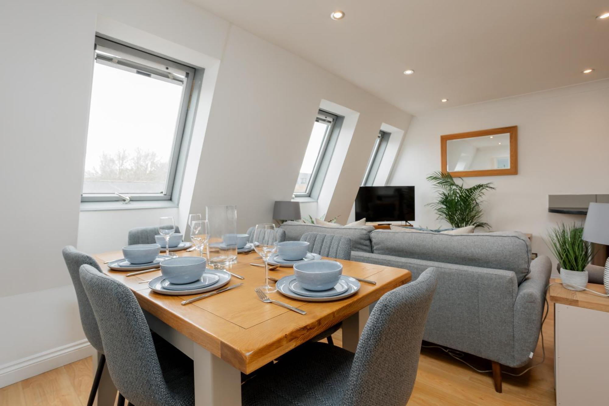 Starhost Residences - Central 3 Bed Apartment At Regents Court, Newbury Newbury  Exterior foto