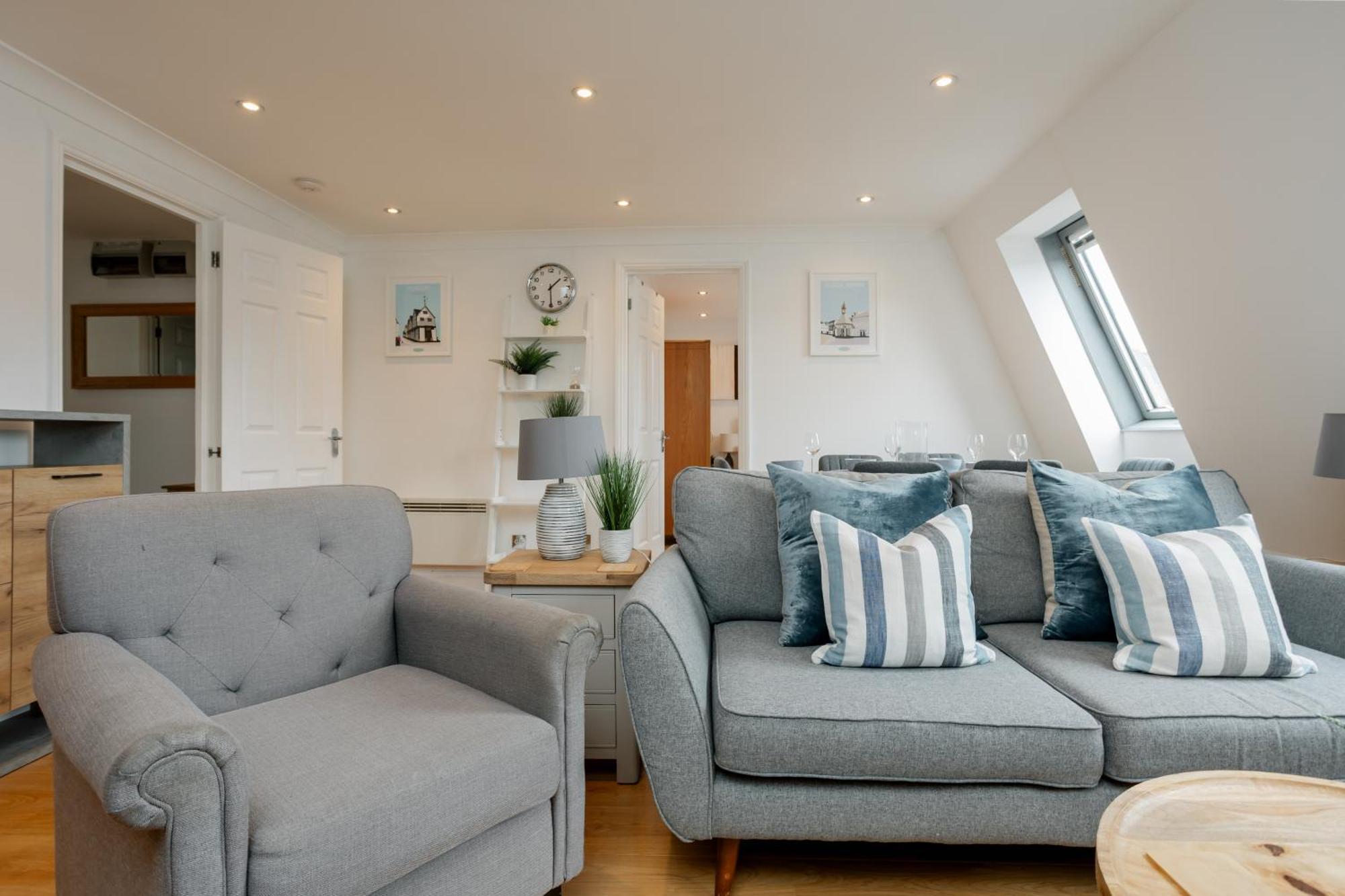 Starhost Residences - Central 3 Bed Apartment At Regents Court, Newbury Newbury  Exterior foto